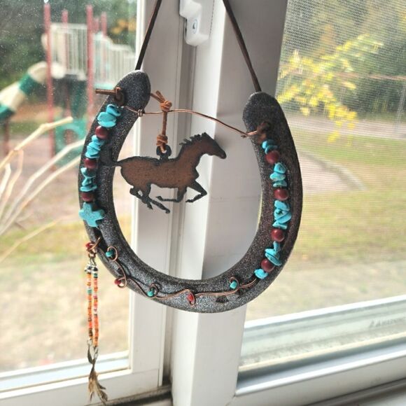 Handmade horseshoe turquoise hanging horse - Picture 1 of 8